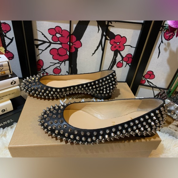 Just WOW! Christian Louboutin EUC BaBa Spikes flat Napa. - Picture 3 of 8